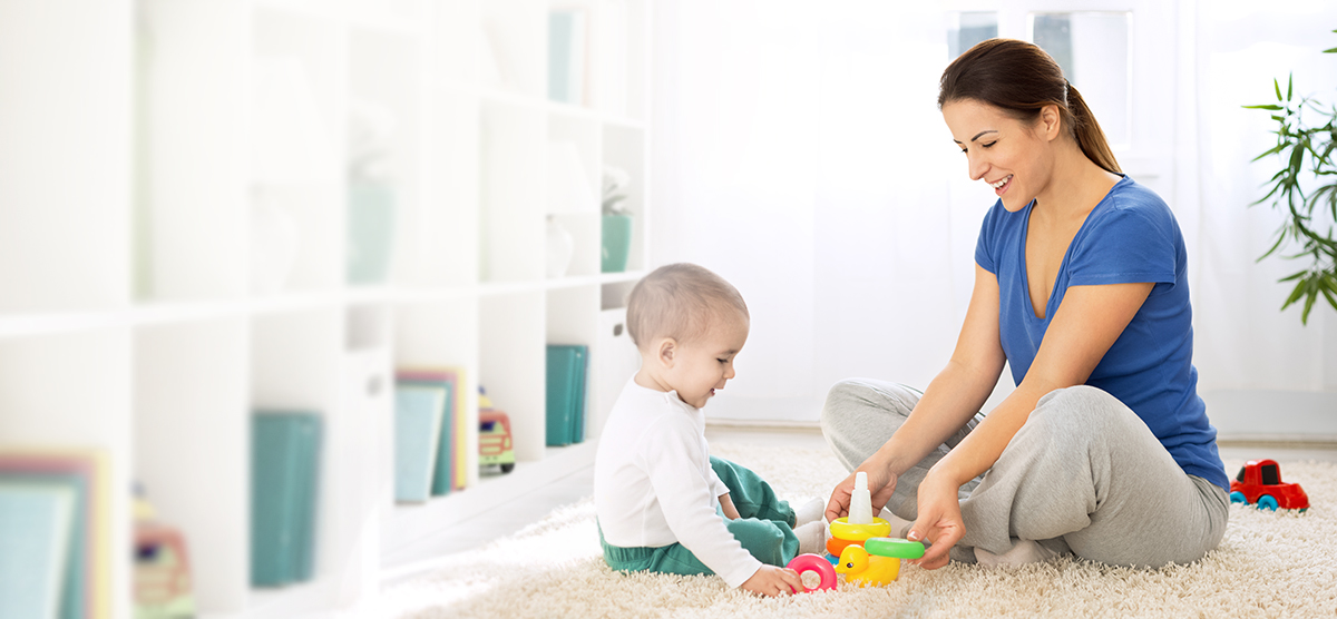 Zabawy dla 2-latka – jak zająć maluchowi czas w domu?