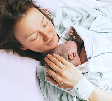 Dziecko po porodzie – jak wygląda i na co trzeba się przygotować?